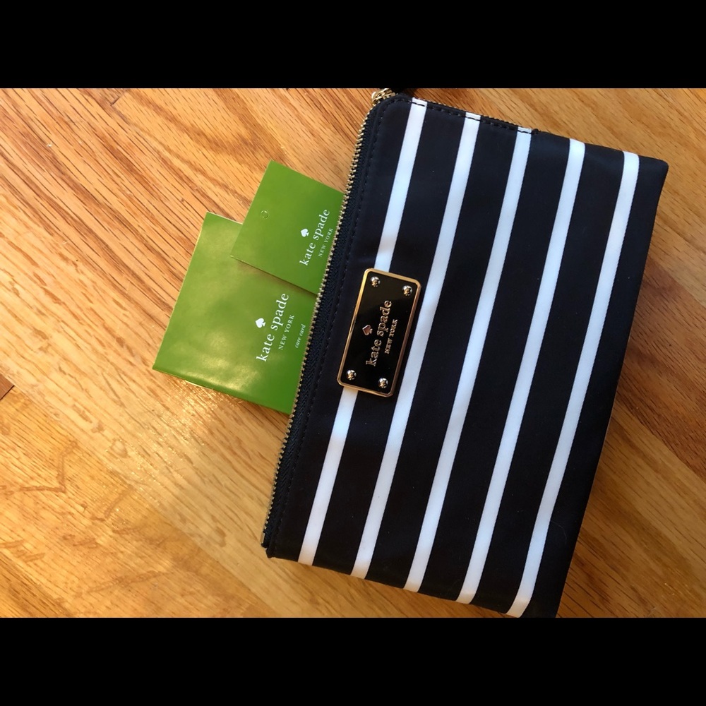 NWT Kate Spade black and white wristlet